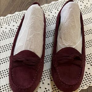 Vionic burgundy Suede Loafers size 8 NWOB